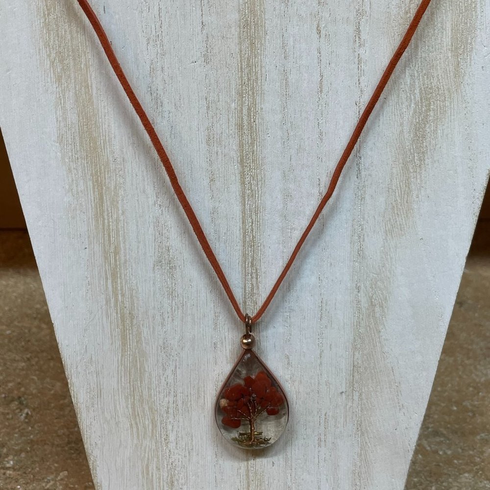 BEAUTIFUL RESIN TEARDROP TREE OF LIFE WITH COPPER BEZEL FRAME AND BALE NECKLACE